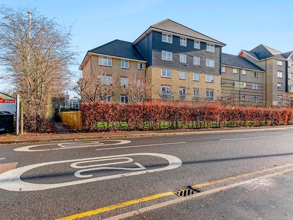 2 bed flat for sale in St. Peters Street, Scotney Gardens ME16, £