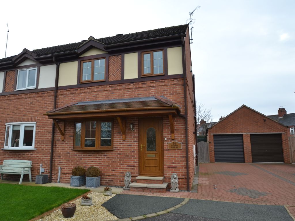 3 bed semidetached house for sale in Tudor Court, South Elmsall