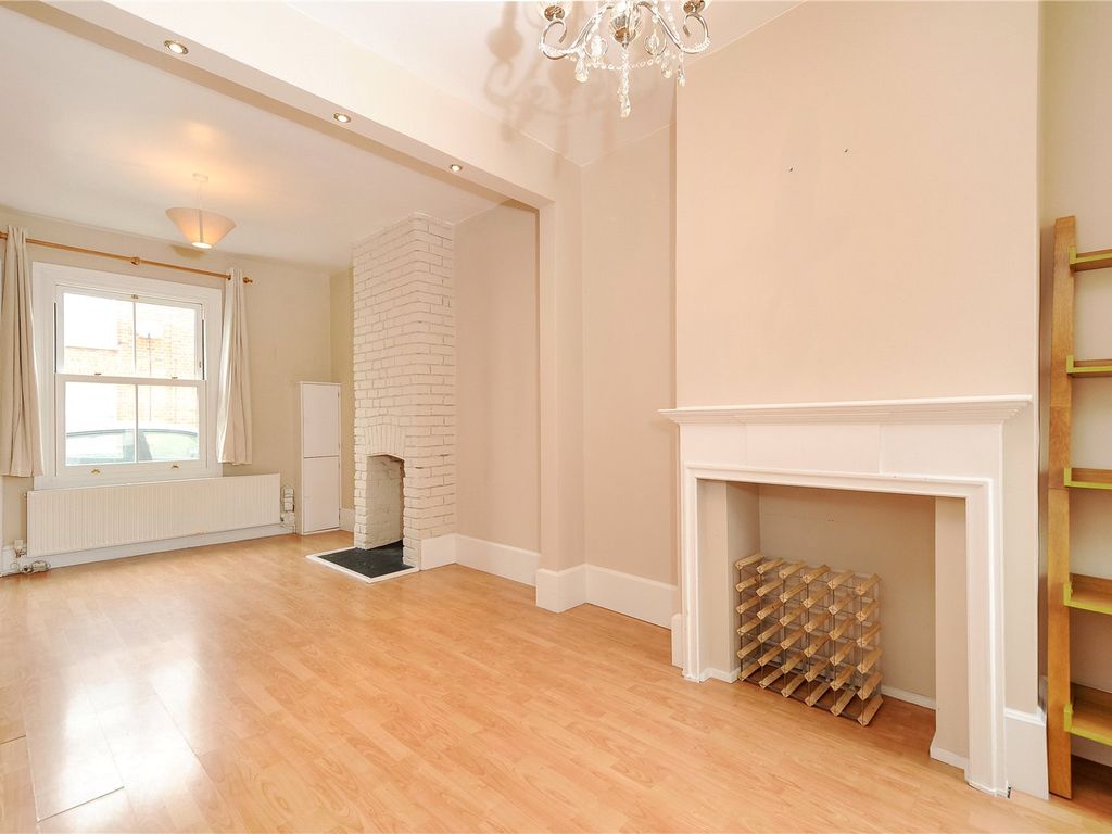 3 bed terraced house to rent in Mount Pleasant, Wokingham, Berkshire