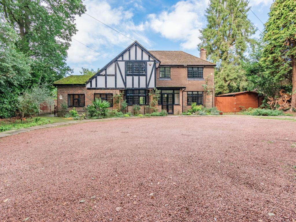 5 bed detached house for sale in Sarratt Lane, Loudwater, Rickmansworth