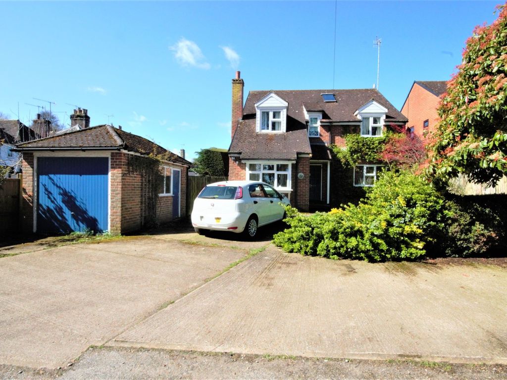 5 bed detached house for sale in Freshfields House, Dully Hill