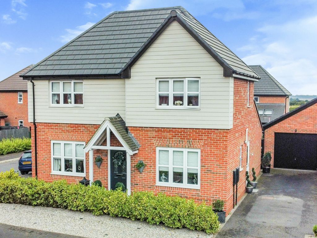 4 bed detached house for sale in Farmers Way, Hugglescote, Coalville