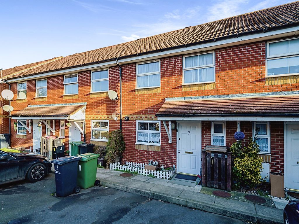 3 bed terraced house for sale in Colthurst Gardens, Hoddesdon EN11 Zoopla