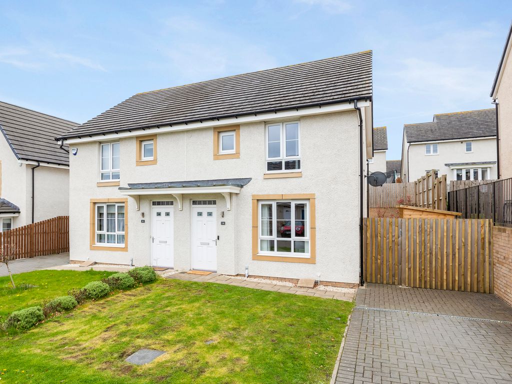 3 bed semidetached house for sale in 14 Durie Loan, Burdiehouse