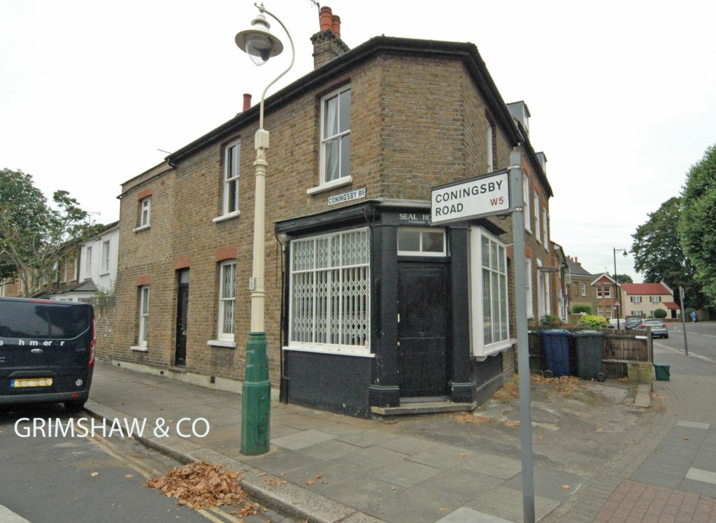 2 bed detached house for sale in Coningsby Road, London W5, £599,950