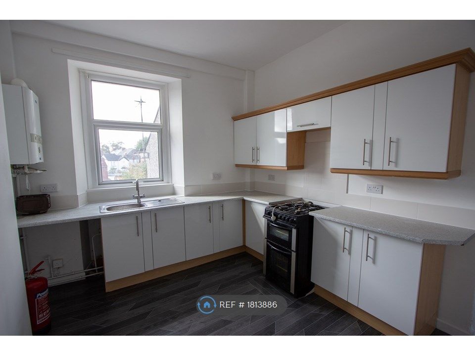 3 bed flat to rent in Mill Parade, Newport NP20, £800 pcm Zoopla