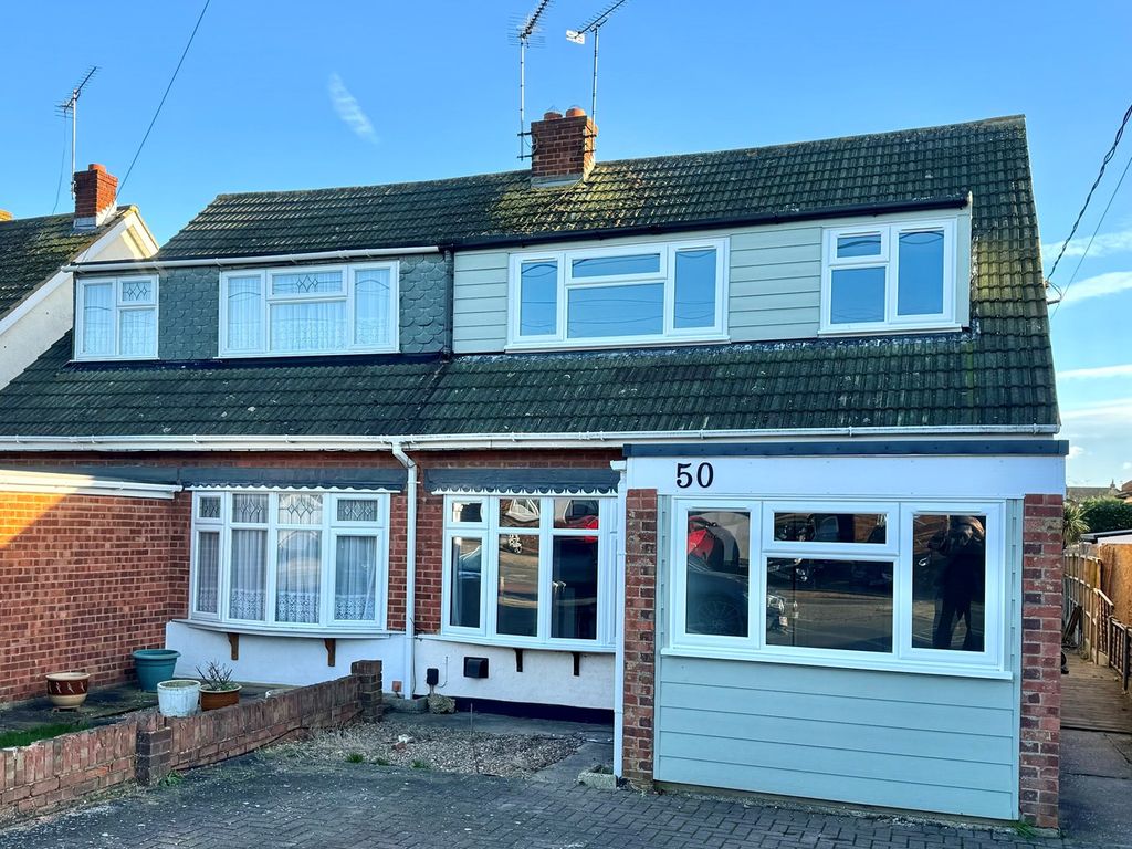 4 bed semidetached house for sale in Branksome Avenue, StanfordLe