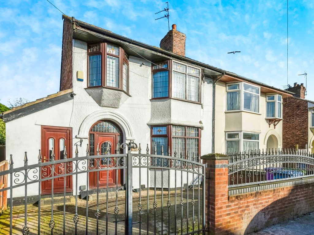 4 bed semidetached house for sale in Crescent Road, Walton, Liverpool