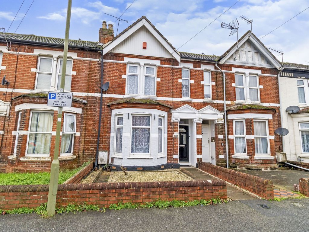 3 bed terraced house for sale in Desborough Road, Eastleigh SO50 Zoopla