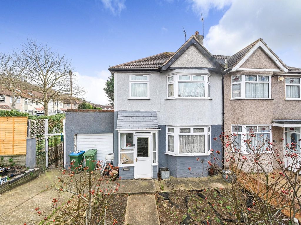 3 bed semidetached house for sale in Oakmere Road, Abbeywood SE2, £