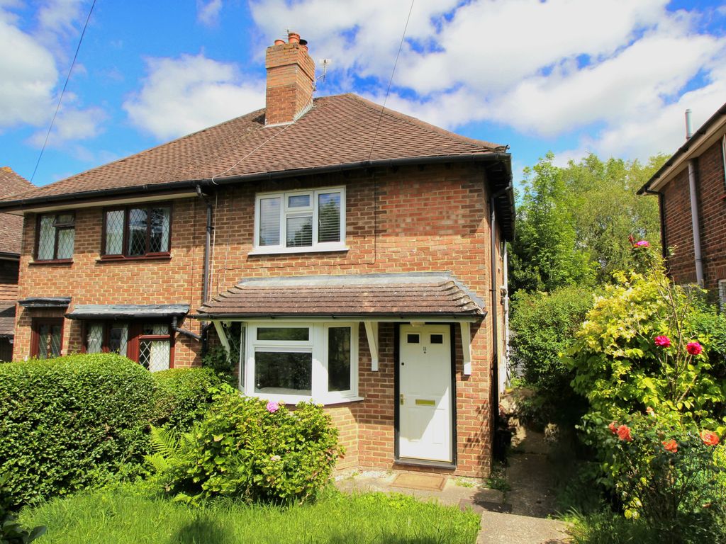 2 bed semidetached house for sale in Linkway, Guildford GU2, £349,995