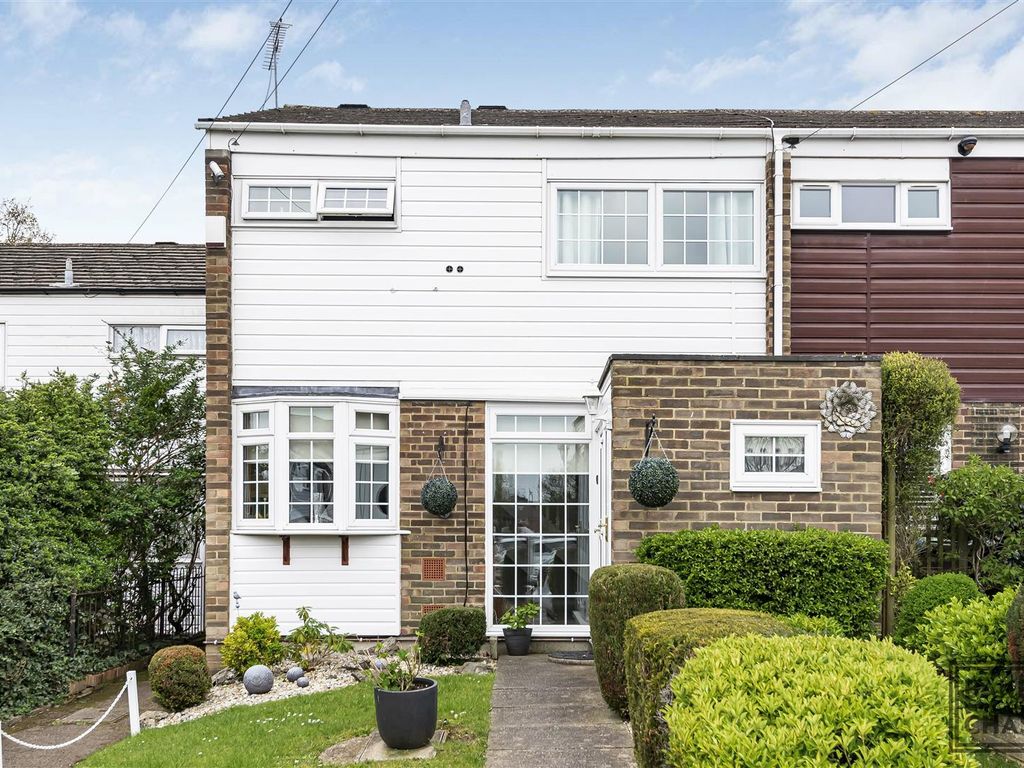 3 bed semidetached house for sale in Padstow Road, Enfield EN2 Zoopla