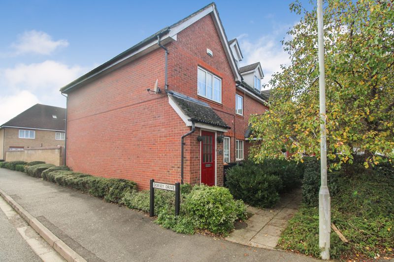 2 bed end terrace house for sale in Ellington Road, Bedford MK42, £240,000 Zoopla