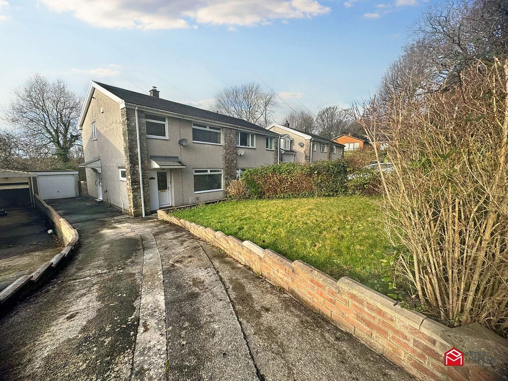 3 bed semidetached house for sale in Sycamore Close, Bridgend