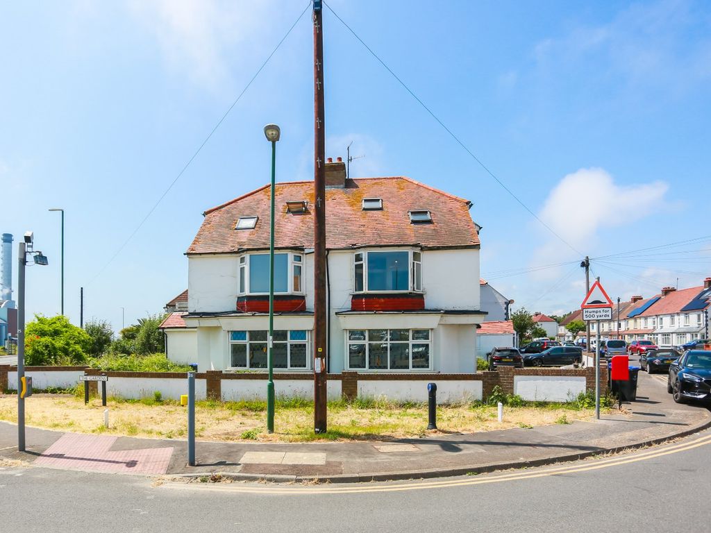 3 bed for sale in The Gardens, Southwick, West Sussex BN42, £270,000 Zoopla