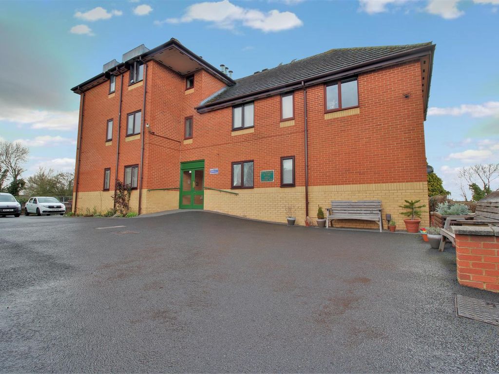 2 bed flat for sale in Albemarle Road, Churchdown, Gloucester GL3 Zoopla
