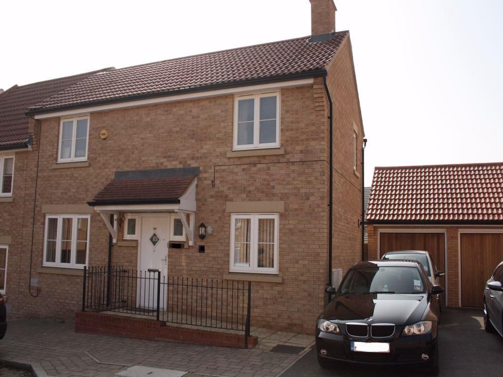 3 bed semidetached house to rent in Cagney Crescent, Oxley Park