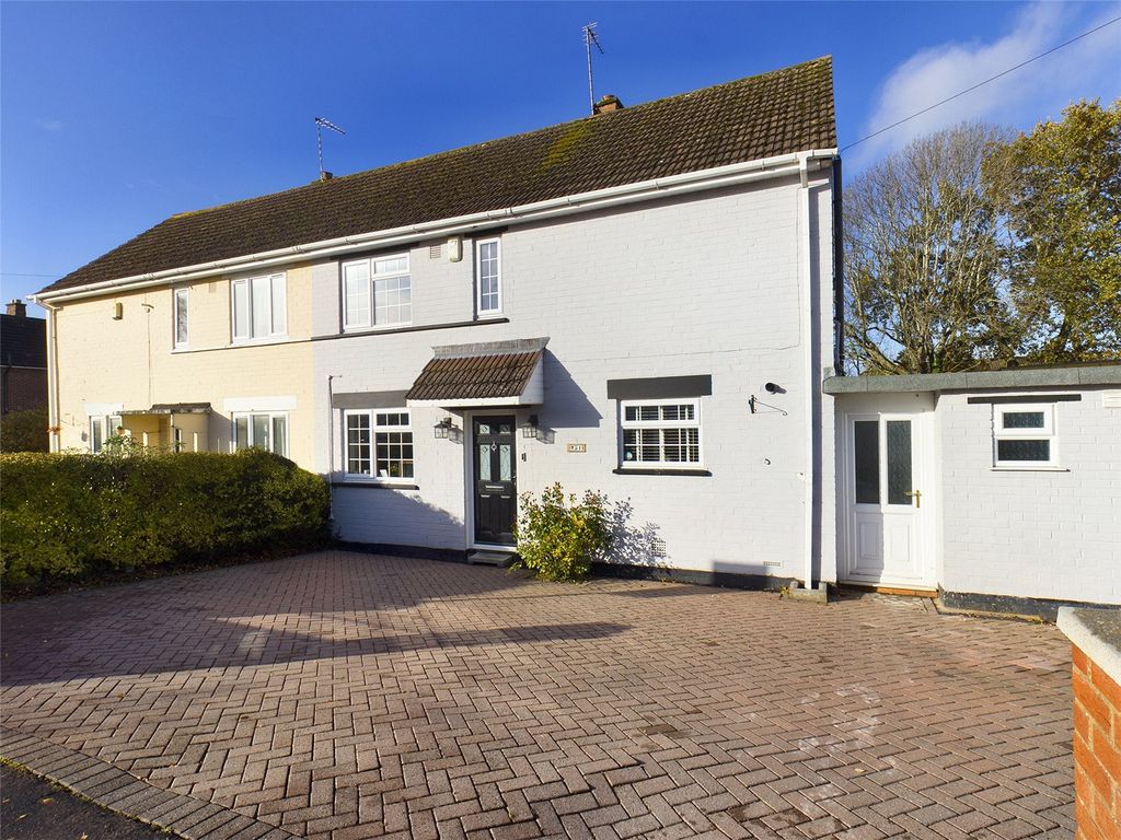 3 bed semidetached house for sale in Lichfield Road, Gloucester GL4