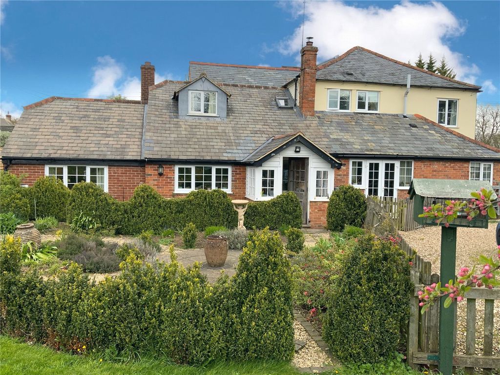 3 bed semidetached house for sale in School Lane, Little Bedwyn