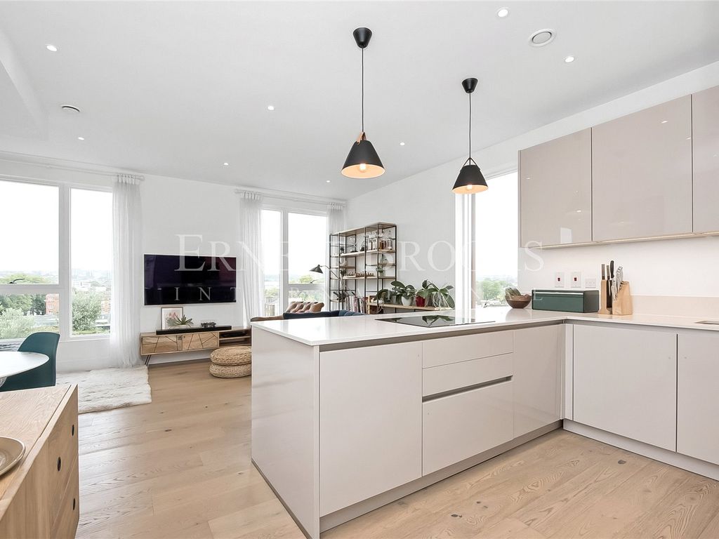 11 Rochester Place, Camden NW1  