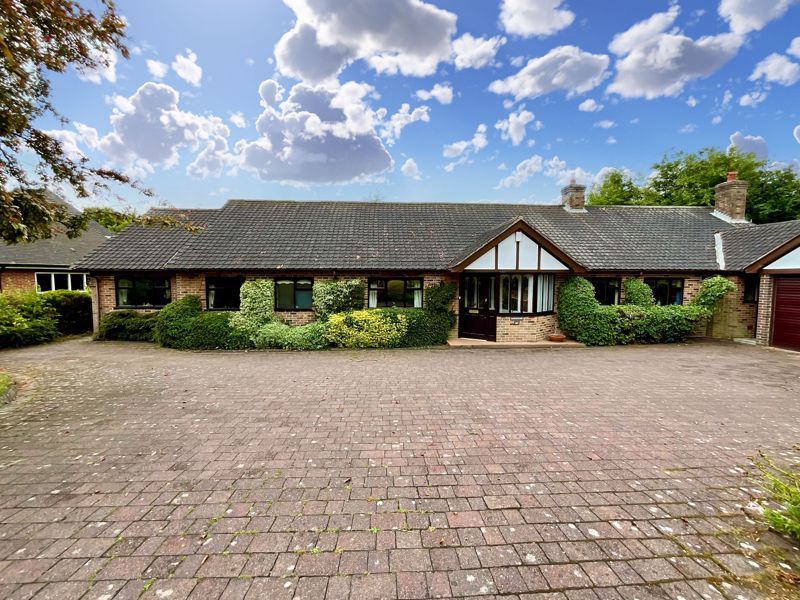 3 bed detached bungalow for sale in Seabridge Lane, Clayton, Newcastle