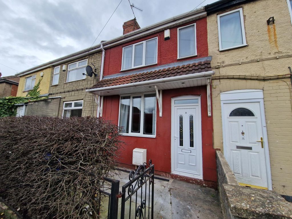 3 bed property to rent in Queens Crescent, Edlington, Doncaster DN12