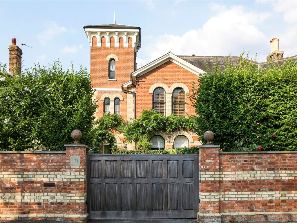 5 bed detached house for sale in Hillside, Wimbledon, London SW19, £