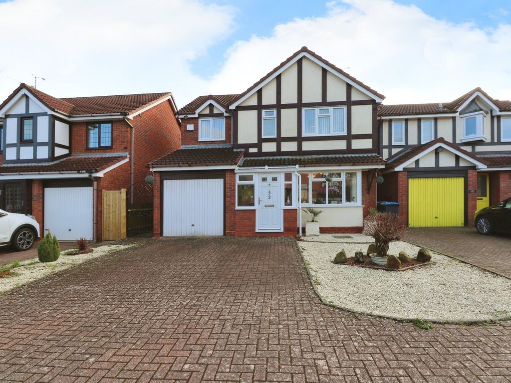 4 bed detached house for sale in Staveley Way, Rugby CV21, £350,000