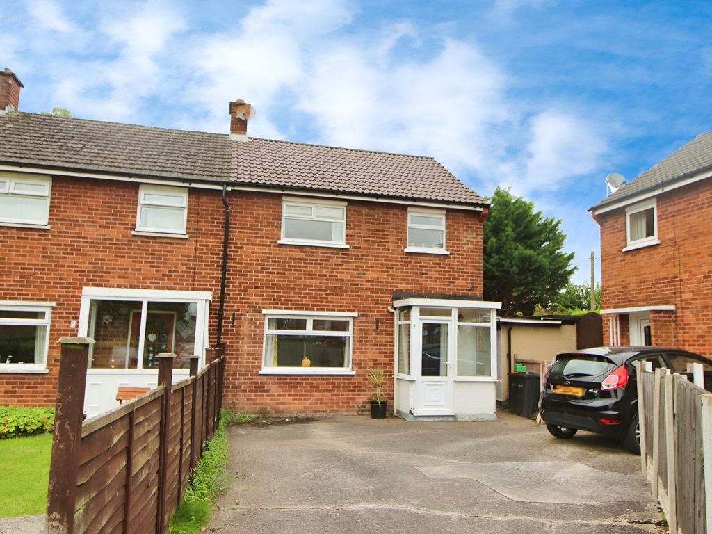 3 bed end terrace house for sale in Chirk Close, Chester, Cheshire CH2
