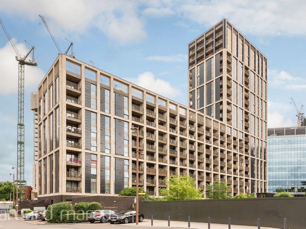 2 bed flat for sale in Caithness Walk, Croydon CR0, £500,000 Zoopla