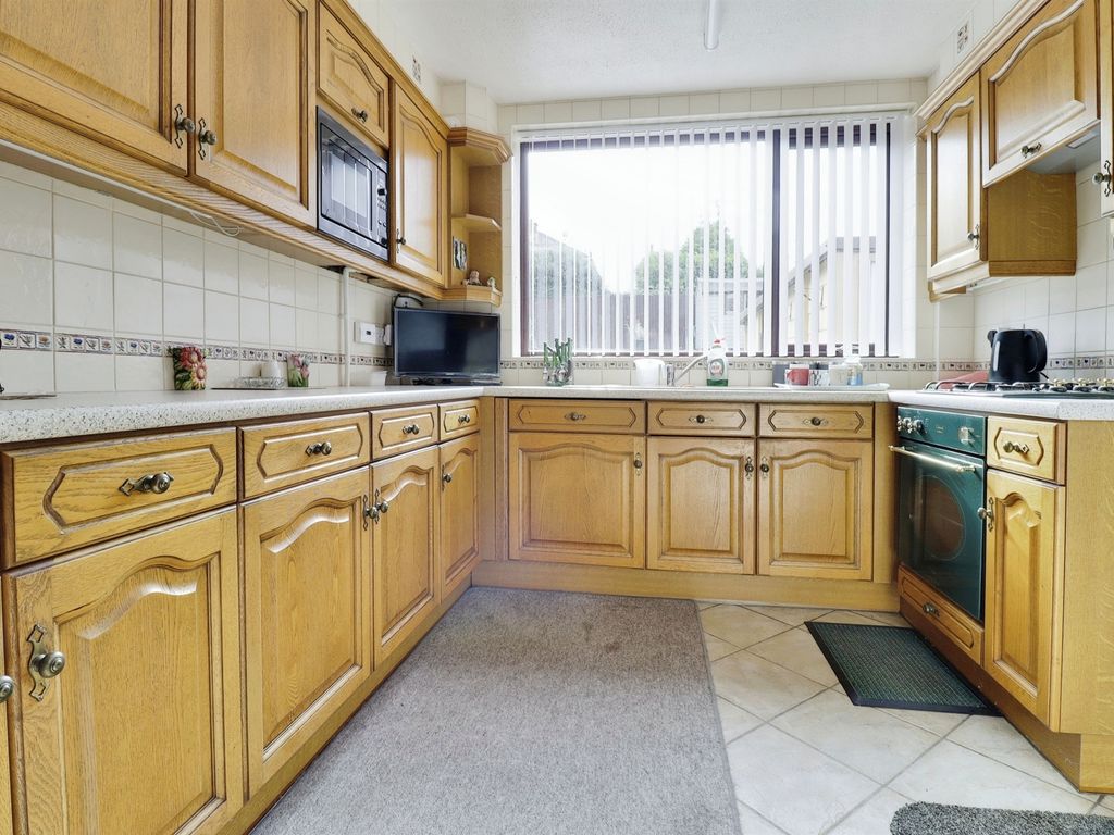 3 bed semidetached house for sale in Jean Drive, Leicester LE4, £260,000 Zoopla