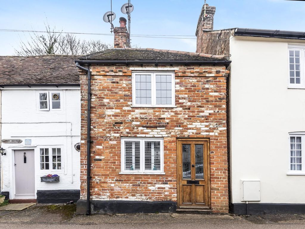 2 bed semidetached house for sale in Red Lion Lane, Farnham GU9, £