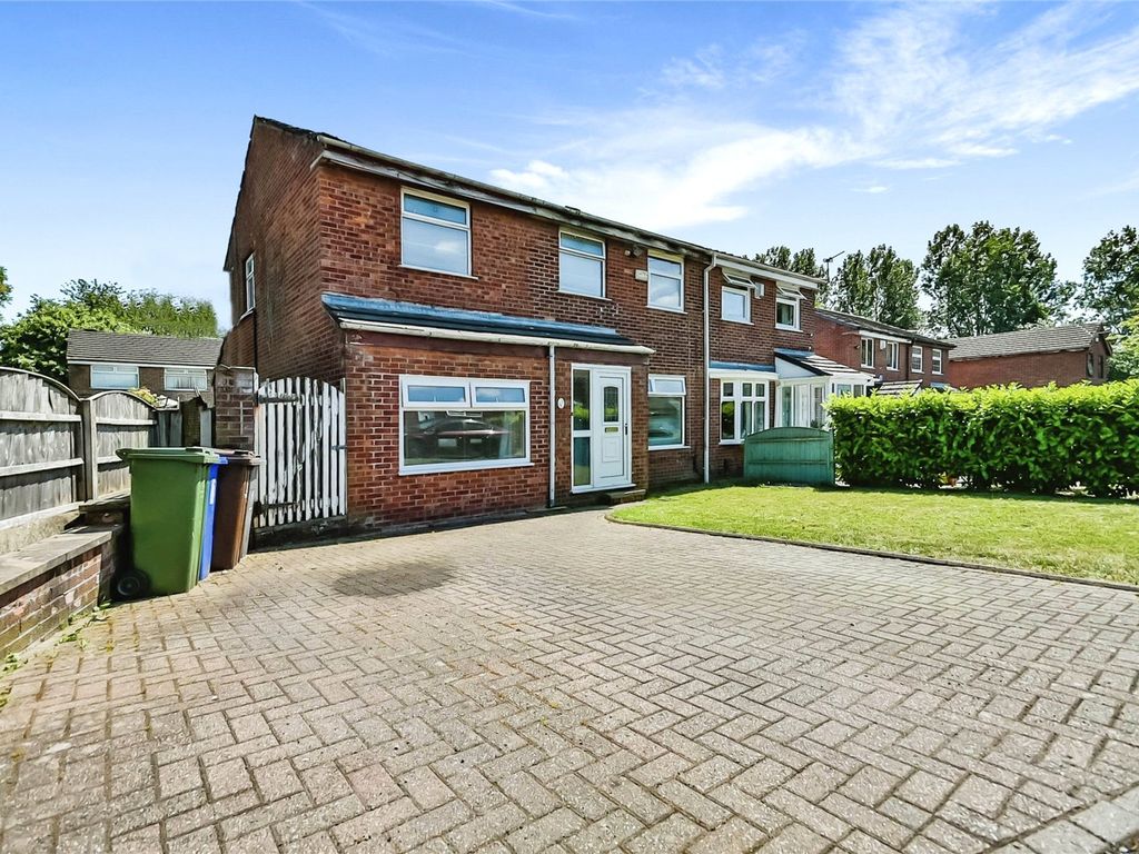 4 bed semidetached house for sale in Morpeth Close, AshtonUnderLyne
