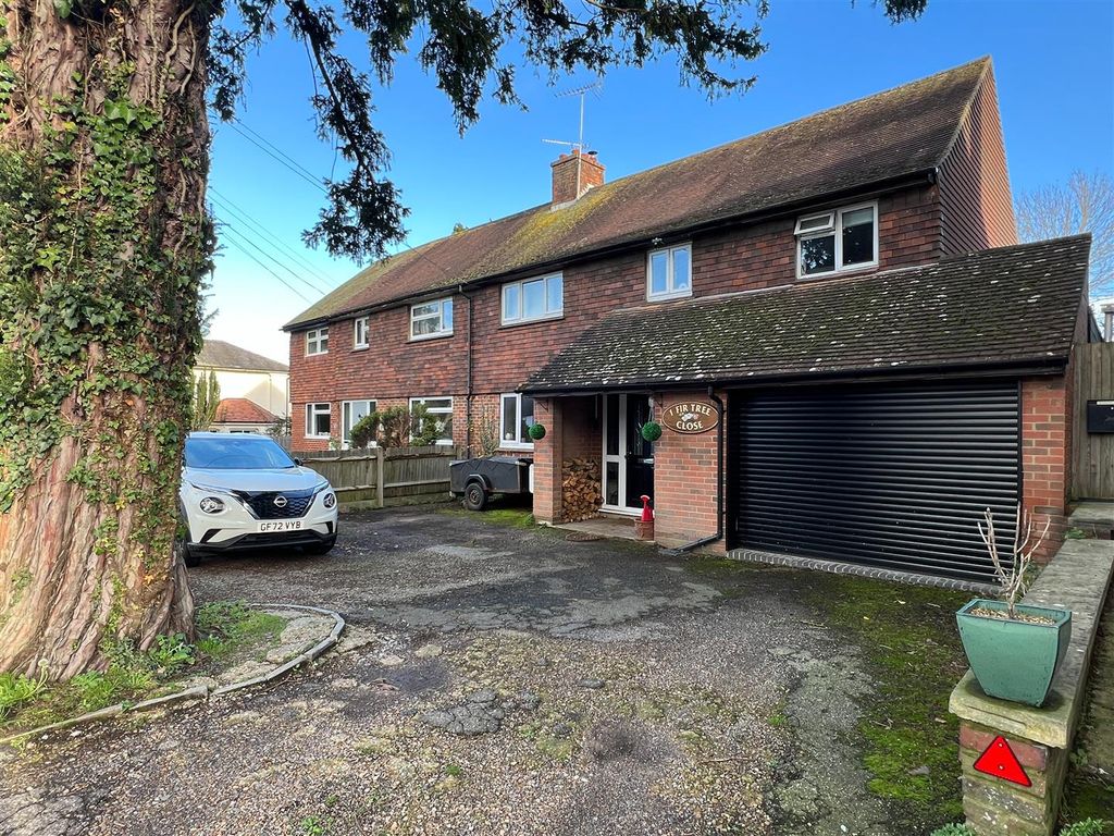 5 bed semidetached house for sale in Firtree Close, Staplehurst