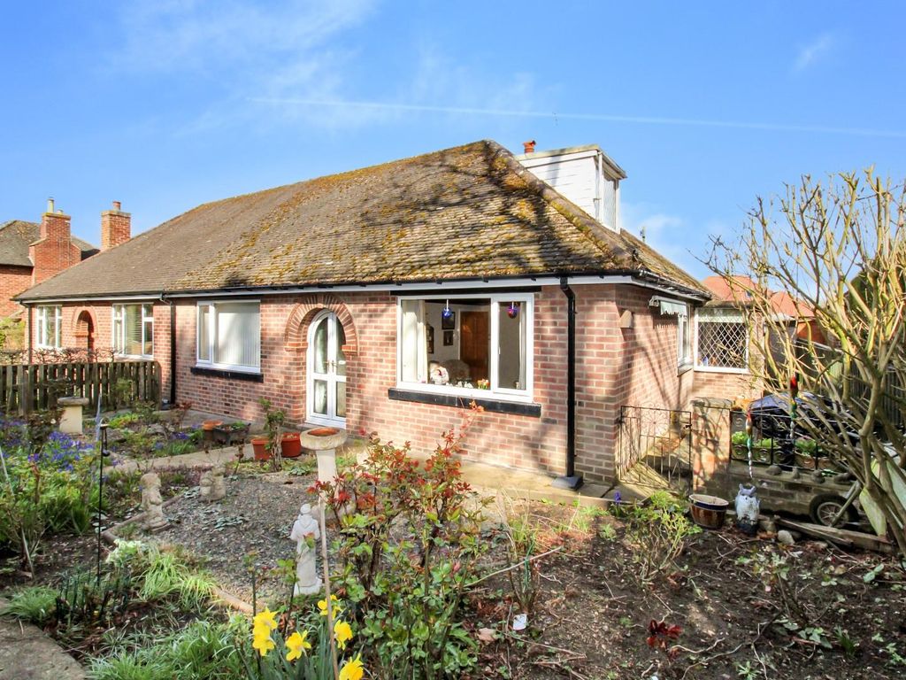 2 bed semidetached bungalow for sale in Kingston Avenue, Ripon HG4 Zoopla