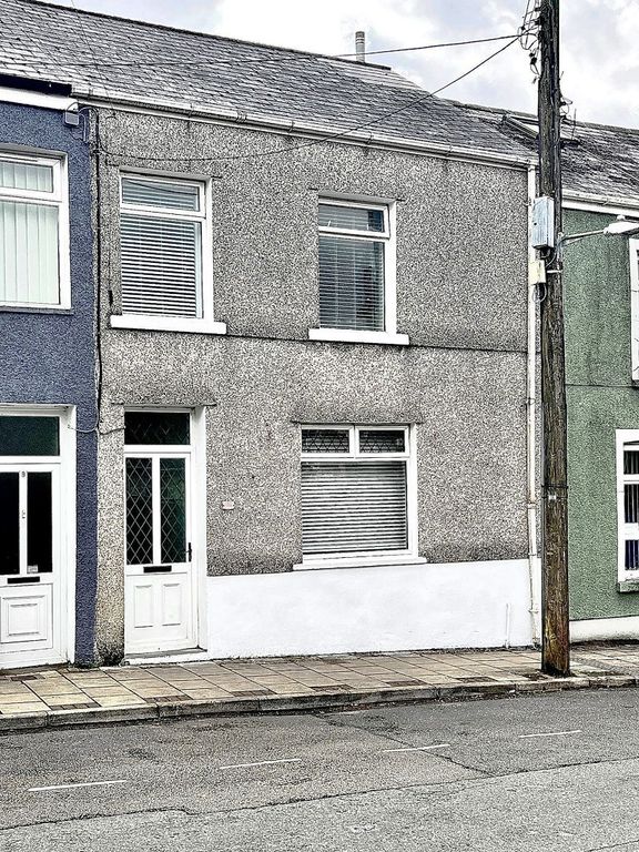 3 bed terraced house to rent in Plasnewydd Street, Maesteg, Bridgend