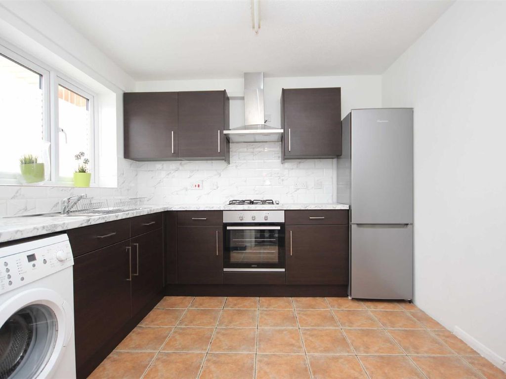 3 bed terraced house to rent in Macarthur Close, Forest Gate E7, £1,900