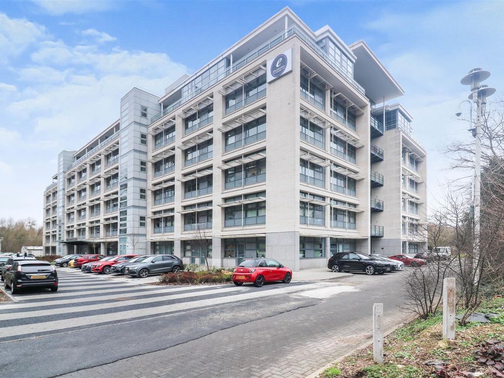 2 bed flat for sale in Edinburgh Gate, Harlow CM20, £265,000 Zoopla