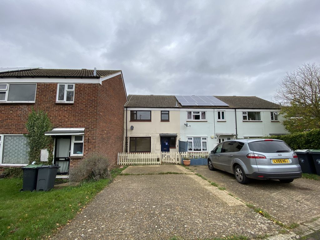 3 bed property for sale in 37 Loompits Way, Saffron Walden, Essex CB11