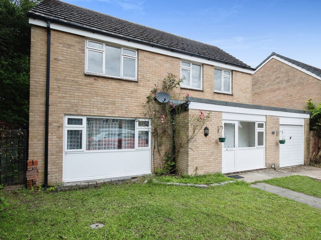 4 bed detached house for sale in Churchill Close, Alderholt
