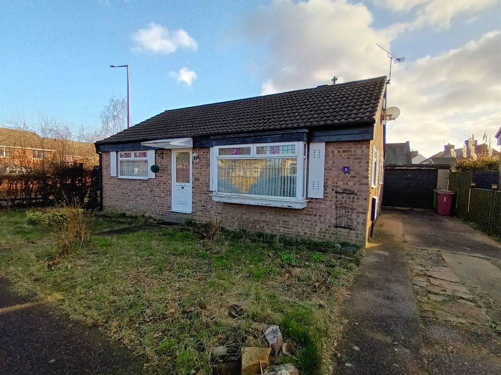 3 bed detached bungalow for sale in Church Close, Renishaw, Sheffield