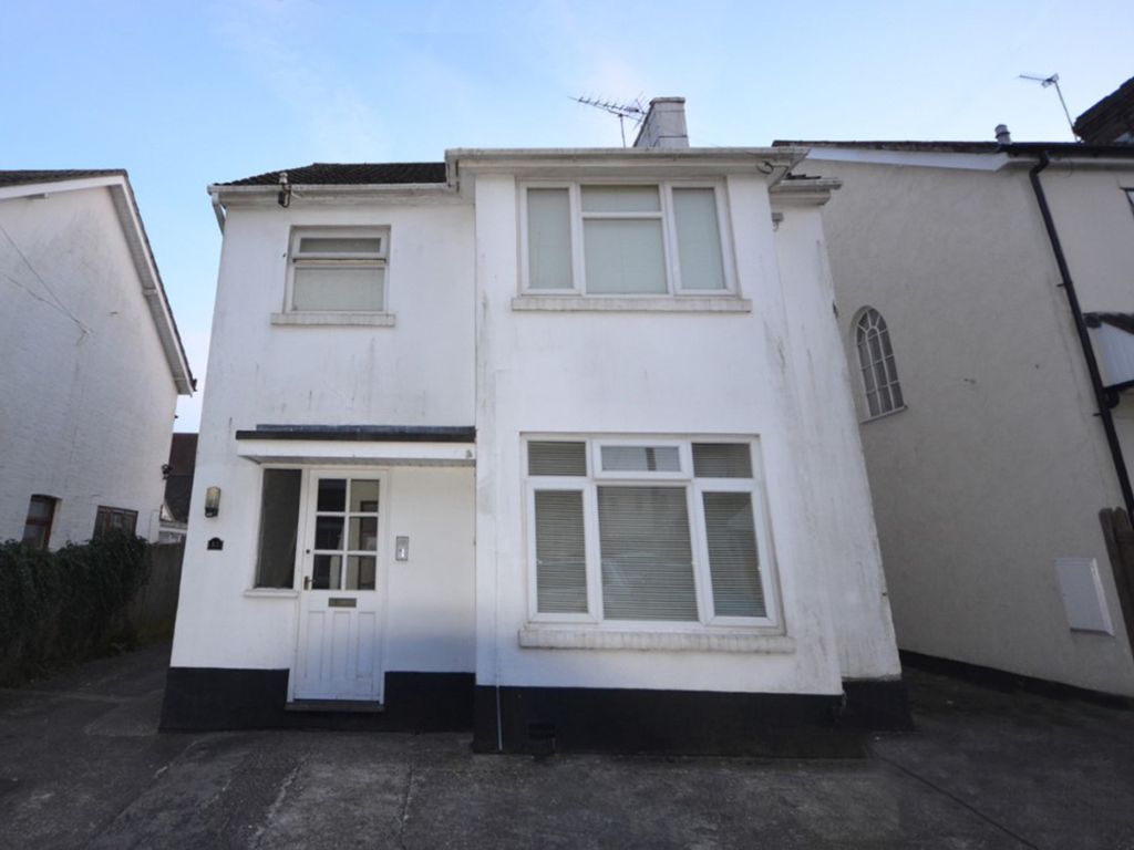 Studio to rent in Gladstone Road, Parkstone, Poole BH12 Zoopla