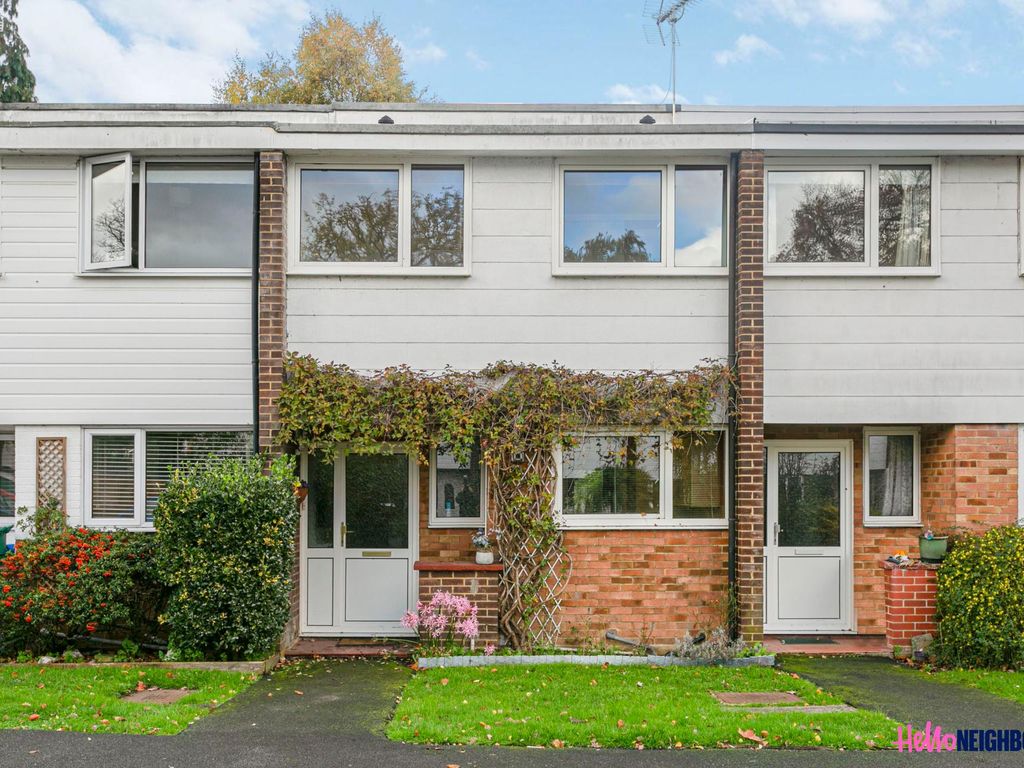 3 bed terraced house to rent in Church Close, Addlestone KT15 Zoopla