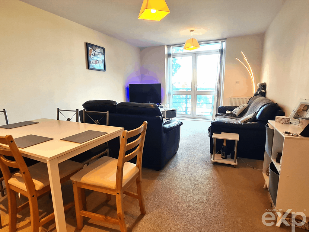 2 bed flat to rent in Maxwell Road, Borehamwood WD6, £1,500 pcm Zoopla