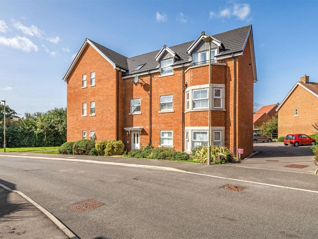 2 bed flat for sale in Skylark Avenue, Emsworth PO10, £265,000 Zoopla