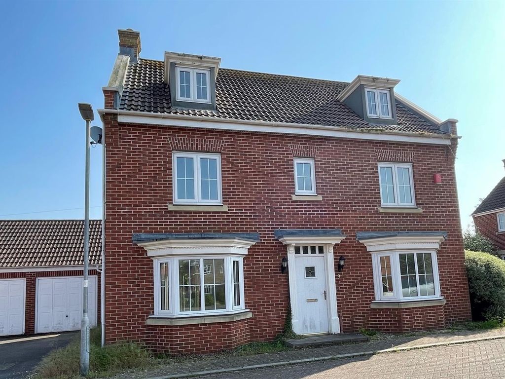 5 bed detached house for sale in Patricia Close, BurnhamOnSea TA8