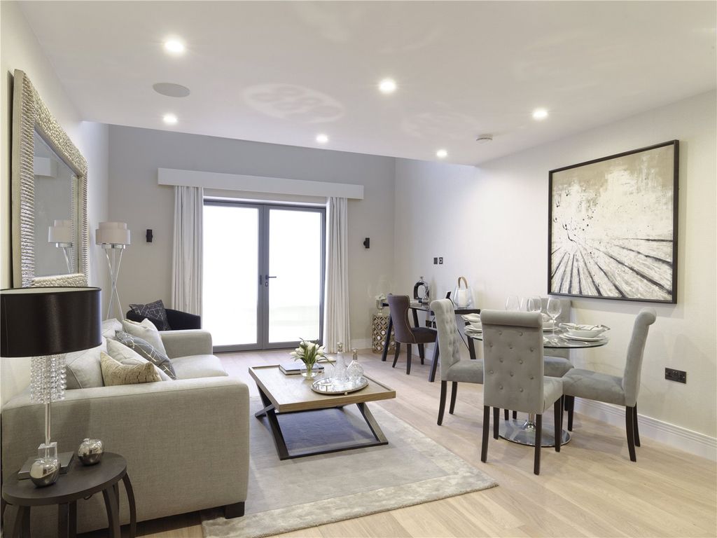 1 Madison Apartments, 17 Wyfold Rd SW6  