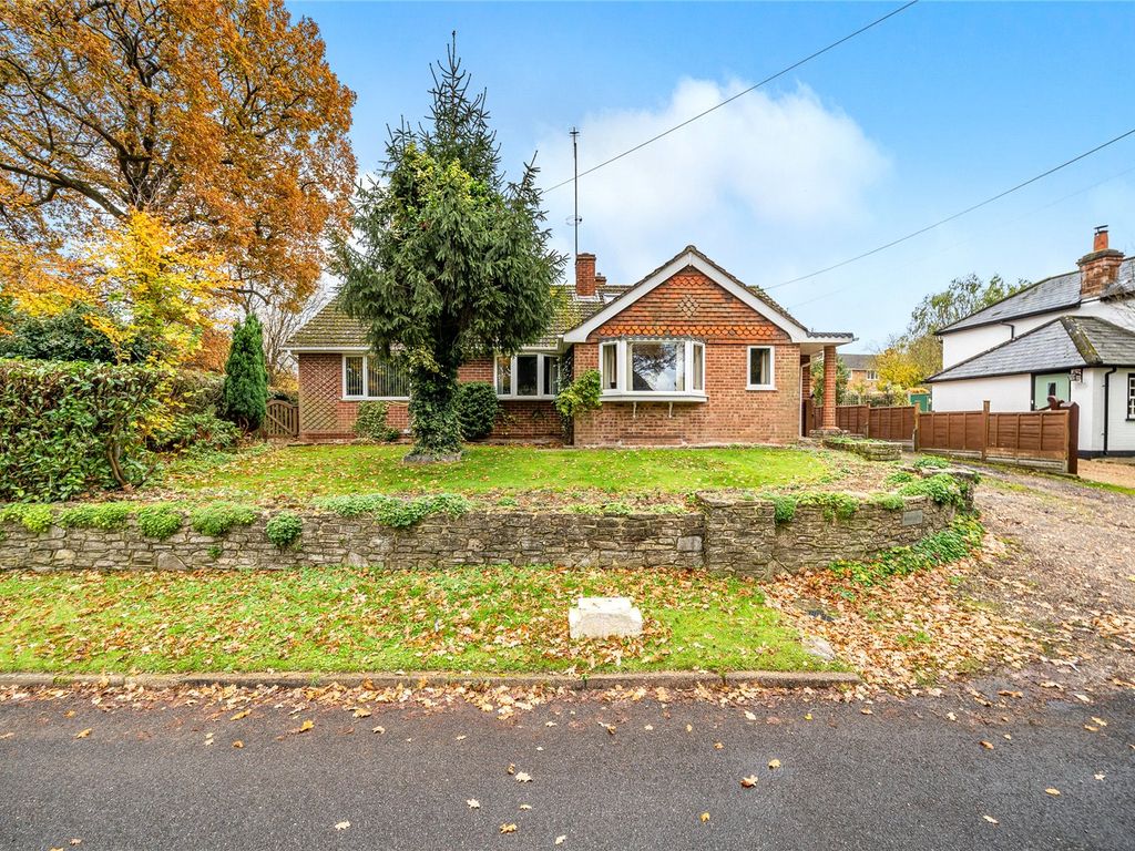 4 bed detached house for sale in Frensham Lane, Lindford, Hampshire