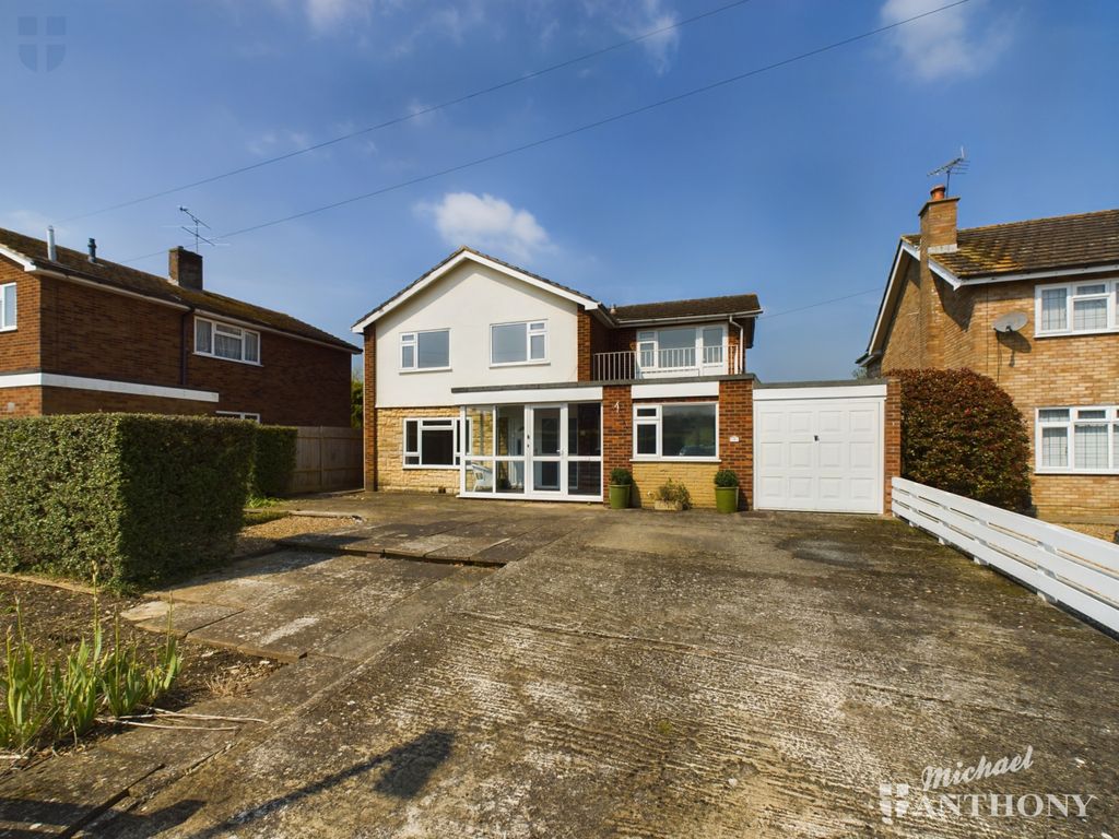 4 bed detached house for sale in Malvern Road, Aylesbury, Buckinghamshire HP20, £650,000 Zoopla