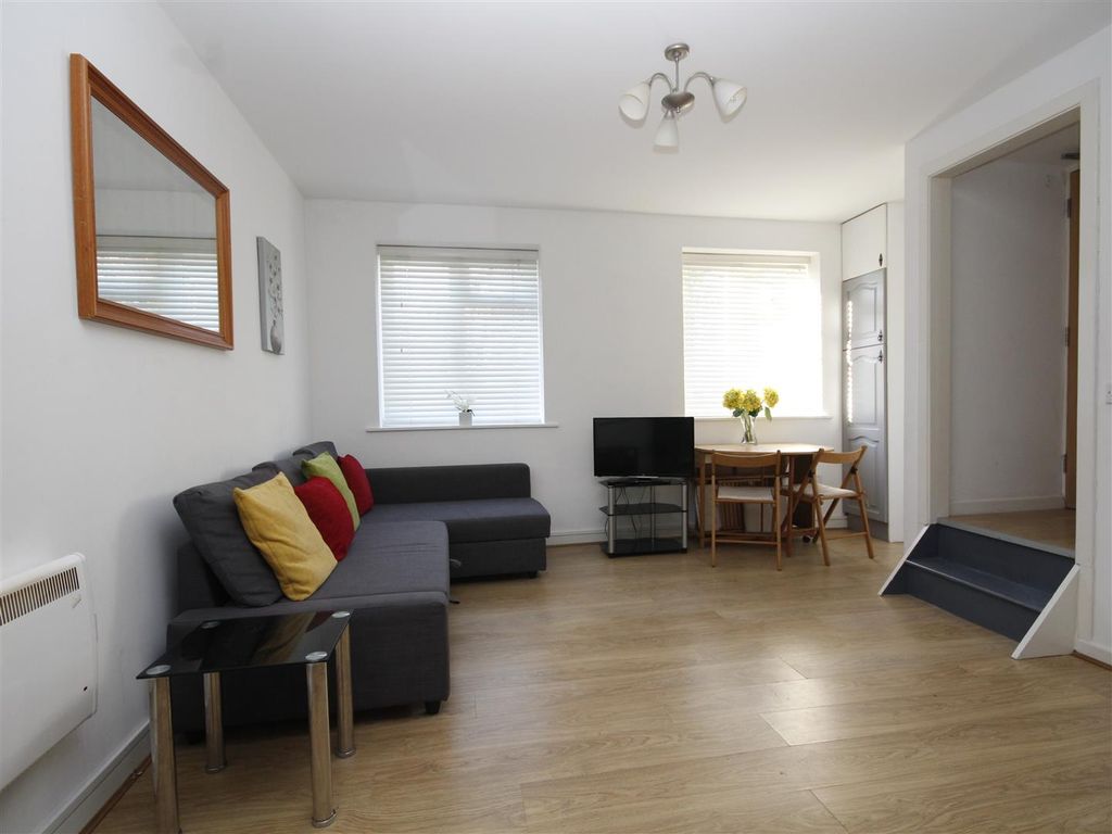 1 bed flat for sale in Sea Road, Bournemouth BH5, £160,000